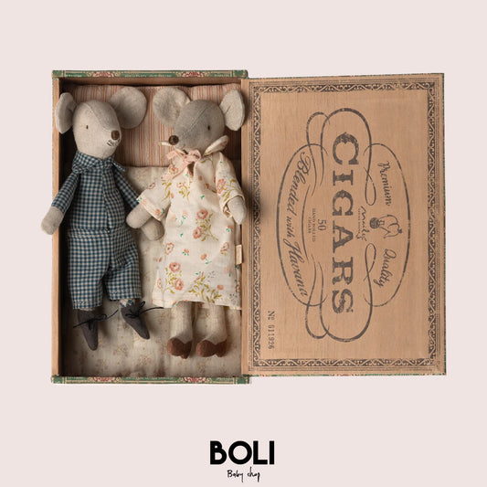 Grandma & Grandpa in Cigar Box