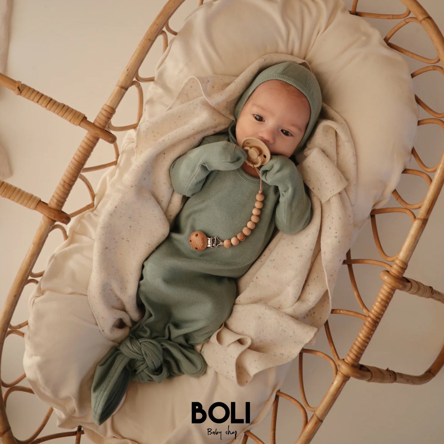 Knotted gown + beanie Green