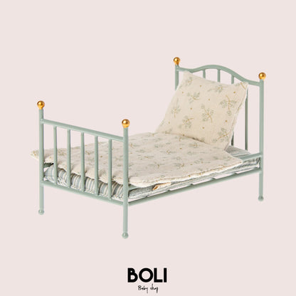 Vintage Bed