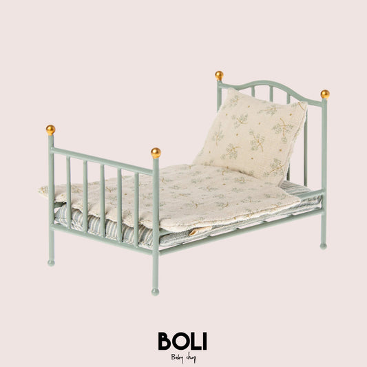 Vintage Bed