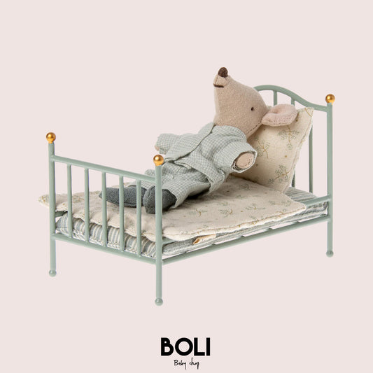 Vintage Bed