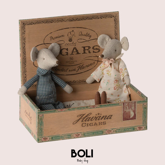 Grandma & Grandpa in Cigar Box
