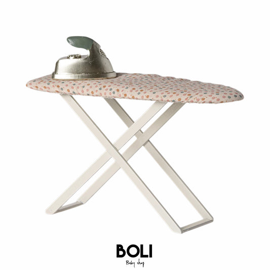 Iron & Ironing Board