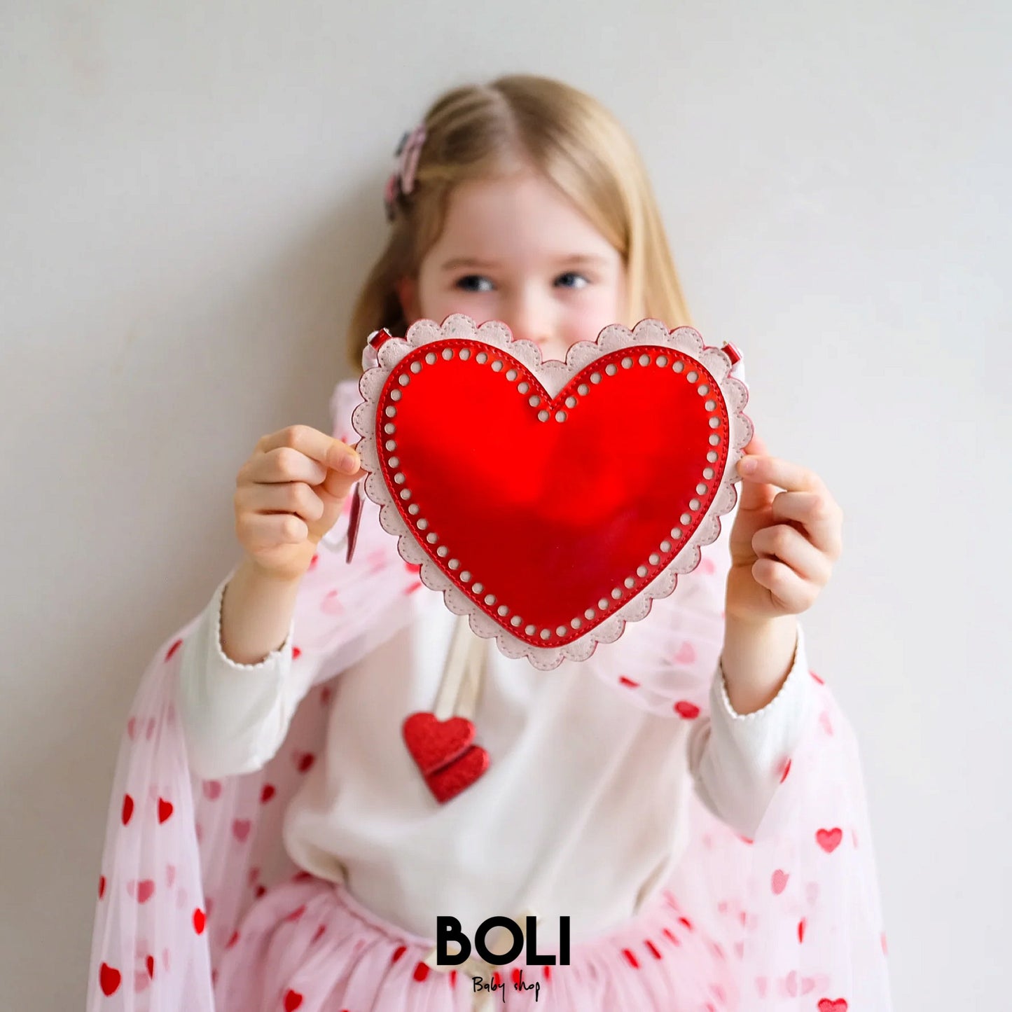 Scalloped heart bag