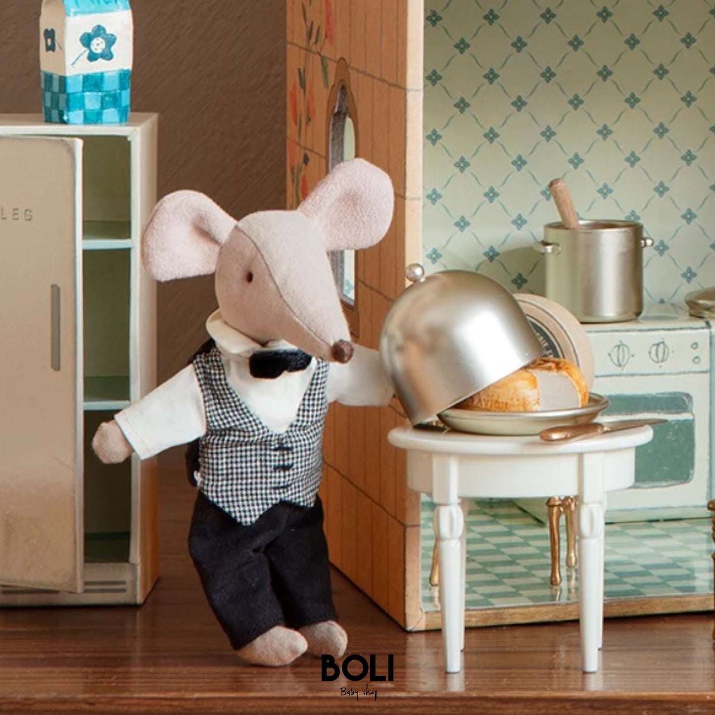 Waiter Mouse Big Brother