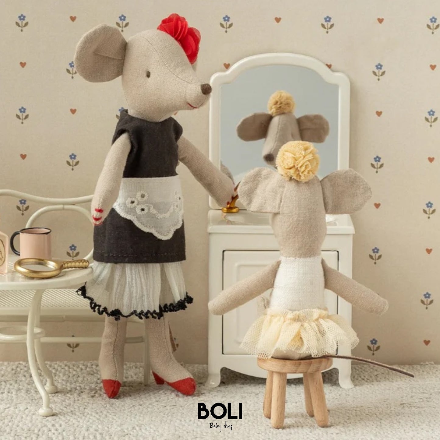 Beautician mouse, Mum