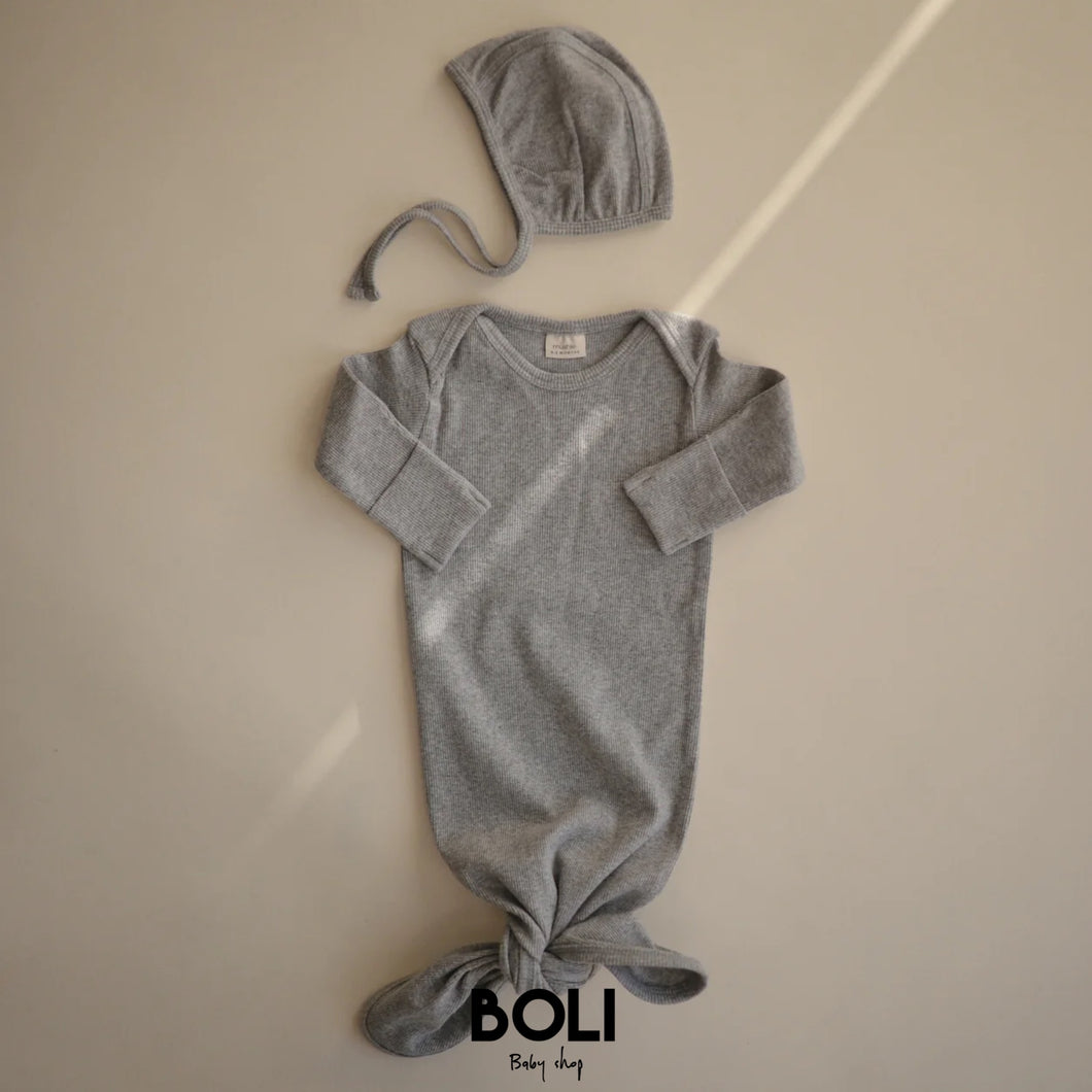 Knotted gown + beanie Gray